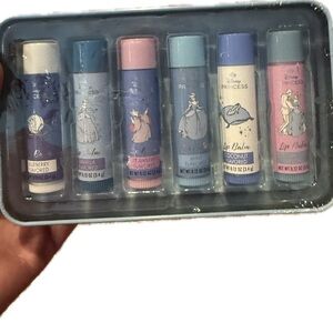 Disney Princess Lip Balm Collection Set of 6 in Matching Tin New in Wrap